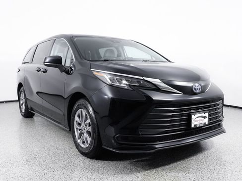 Used 2023 Toyota Sienna LE AWD/4WD image 11