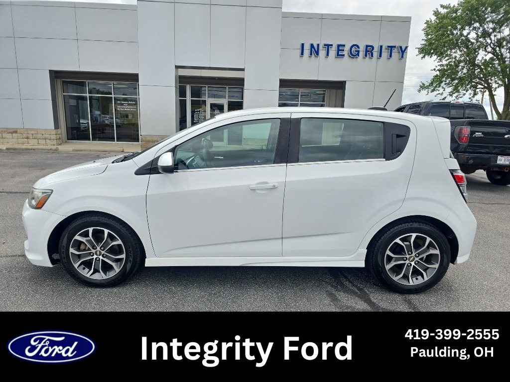 Used 2017 Chevrolet Sonic LT FWD image 1