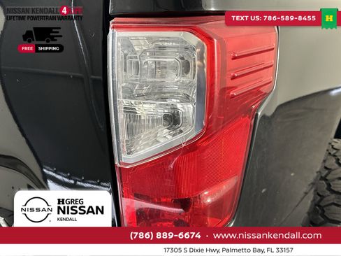 Used 2017 Nissan Titan SV image 29