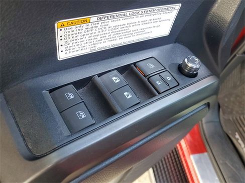 Used 2017 Toyota Tacoma TRD Off-Road image 28