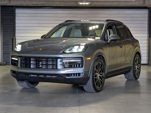 New 2026 Porsche Cayenne image 1