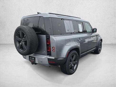 Used 2021 Land Rover Defender 110 SE image 5