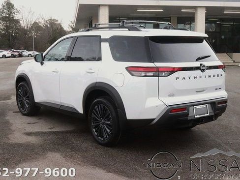 New 2026 Nissan Pathfinder SL w/ SL Premium Package AWD/4WD image 5