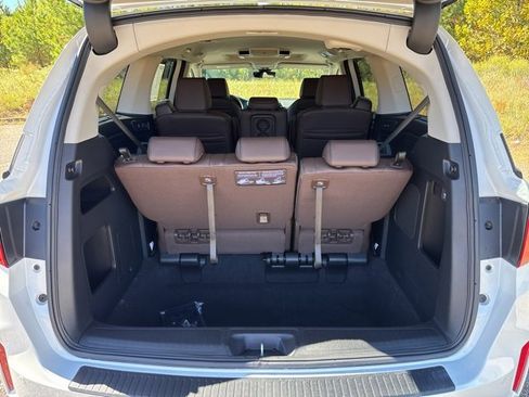 New 2026 Honda Odyssey Touring image 10