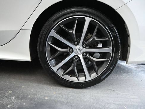 Used 2022 Honda Civic Touring image 12