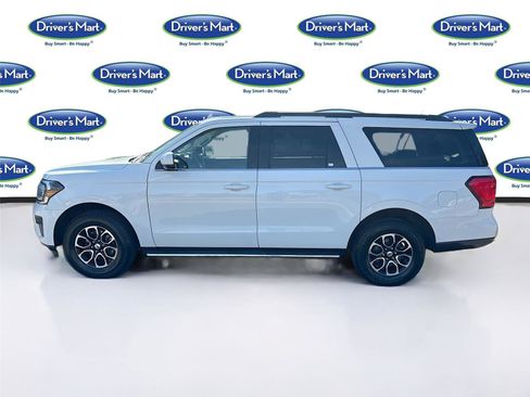 Used 2023 Ford Expedition Max XLT image 4
