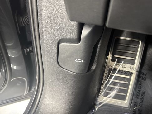 Used 2025 Audi SQ6 e-tron Premium Plus w/ Premium Plus AWD/4WD image 10