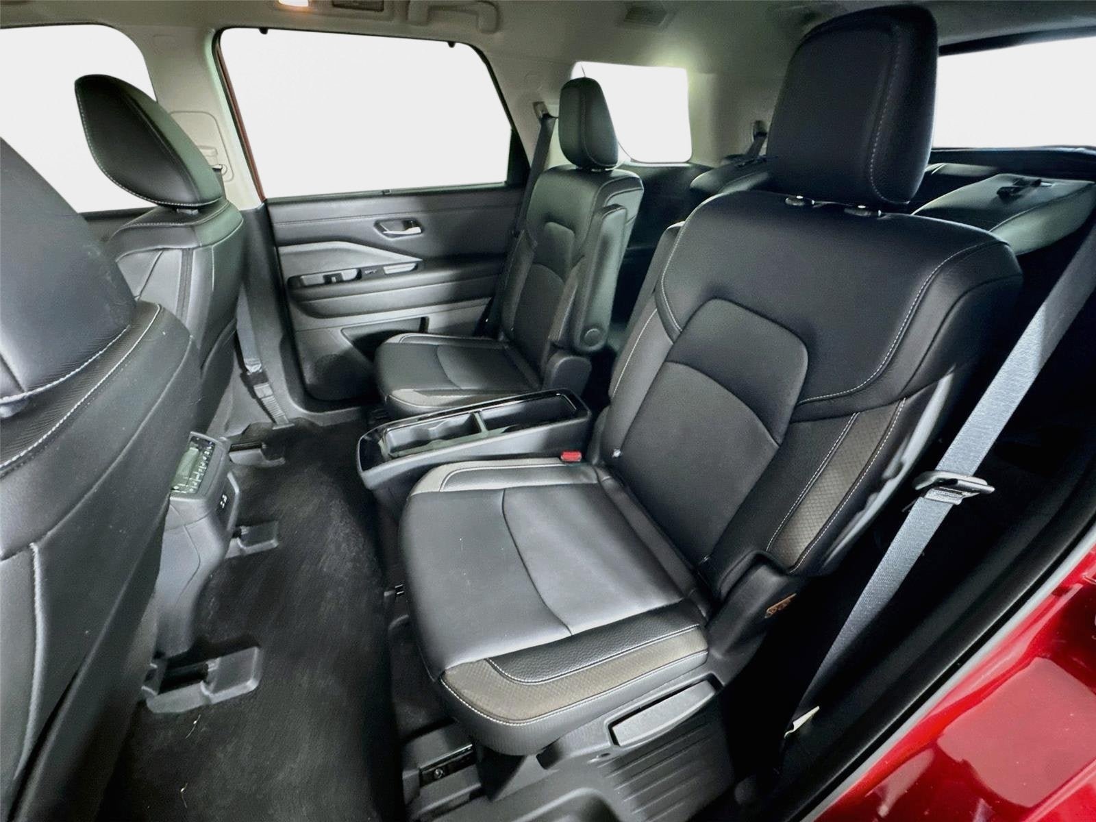 Used 2024 Nissan Pathfinder SL w/ SL Premium Package FWD image 23