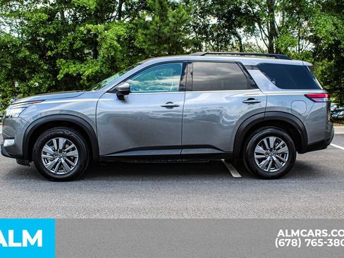 Used 2025 Nissan Pathfinder SV FWD image 7