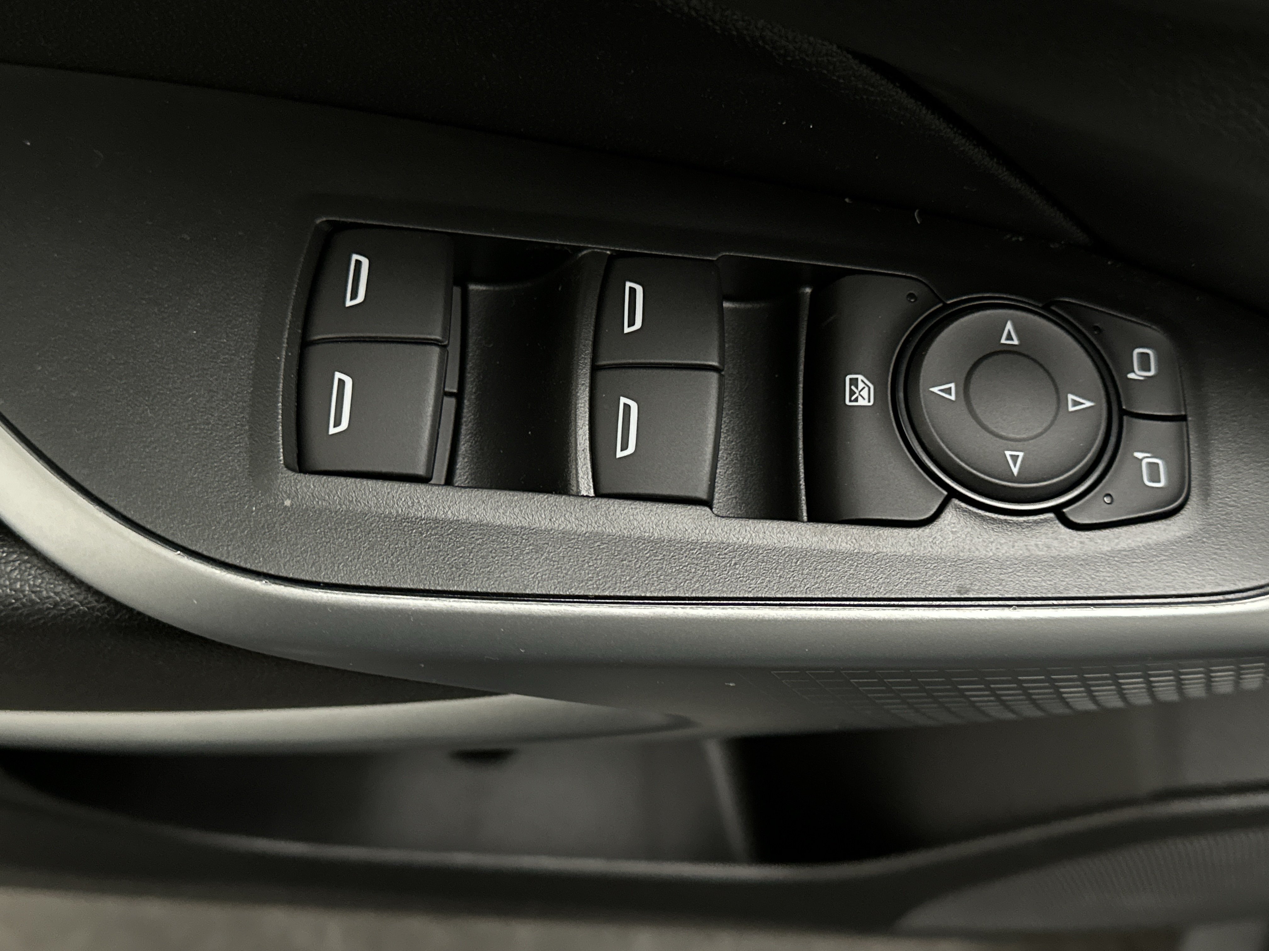 New 2026 Chevrolet Trax LS w/ LS Convenience Package FWD image 19