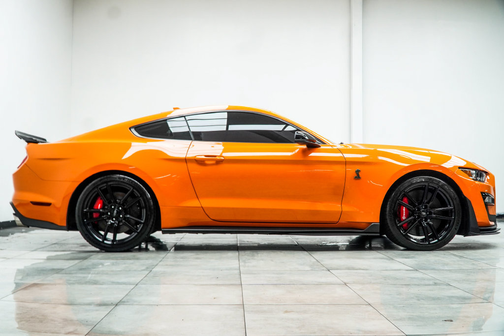 Used 2021 Ford Mustang Shelby GT500 w/ Technology Package RWD image 11