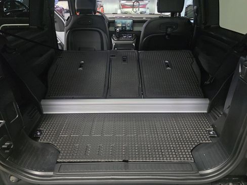Used 2022 Land Rover Defender 90 S image 22