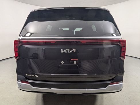 New 2026 Kia Carnival LX FWD image 6