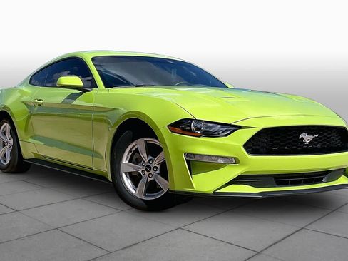 Used 2020 Ford Mustang Coupe RWD image 4
