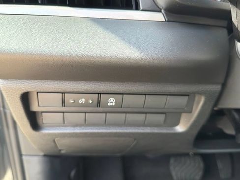 New 2026 Mitsubishi Outlander LE FWD image 30