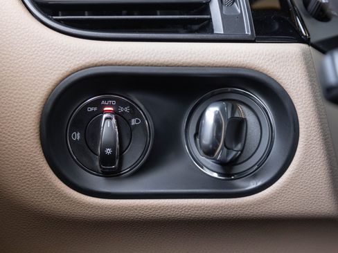 Used 2025 Porsche Macan image 17