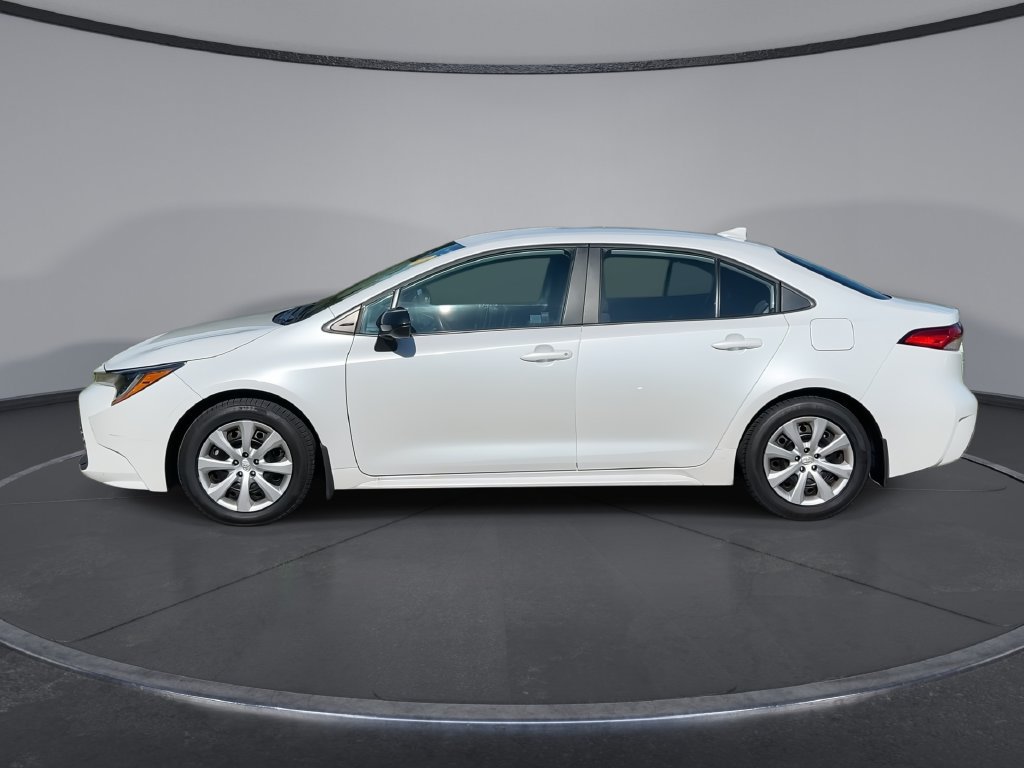 Used 2025 Toyota Corolla LE FWD image 5