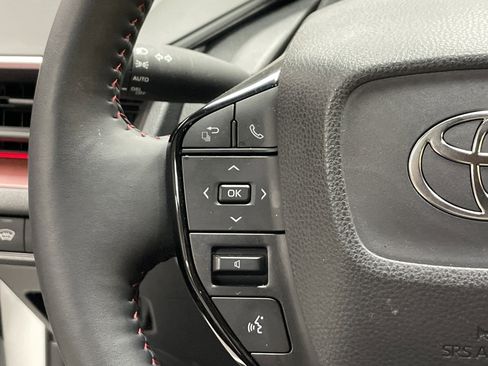 Used 2025 Toyota Prius Plug-In Hybrid FWD image 19
