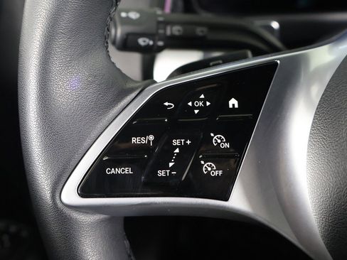 Used 2025 Mercedes-Benz GLB 250 4MATIC image 38