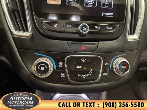 Used 2017 Chevrolet Malibu LT image 25