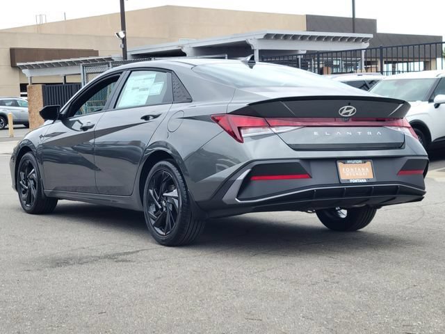 New 2026 Hyundai Elantra SEL Sport FWD image 3
