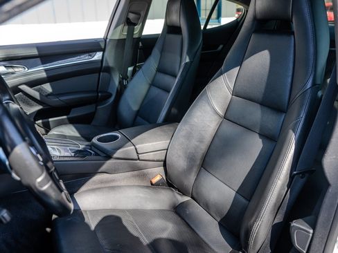 Used 2014 Porsche Panamera 4 image 25