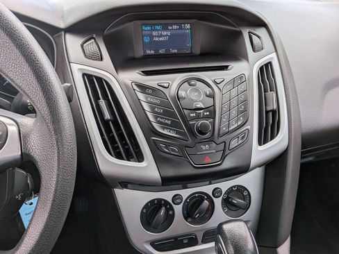 Used 2012 Ford Focus SE FWD image 12