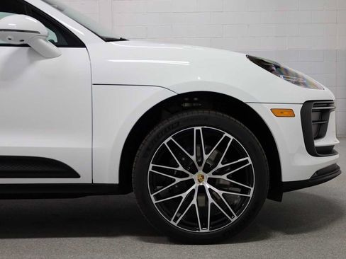 Certified 2026 Porsche Macan AWD/4WD image 11