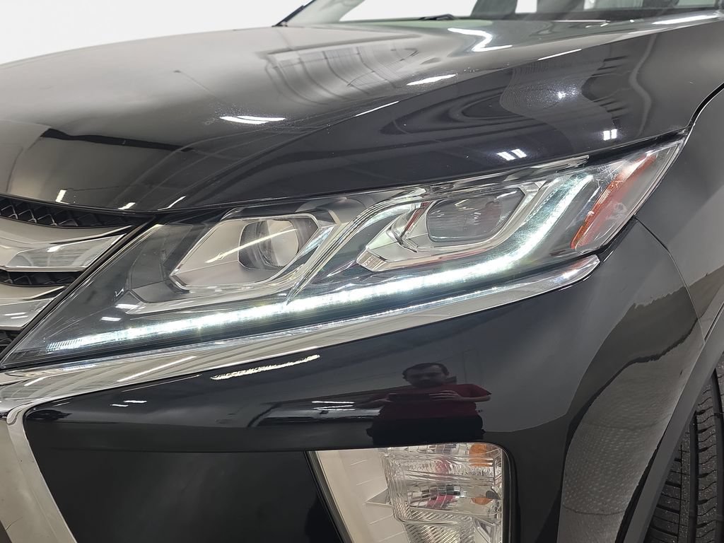 Used 2018 Mitsubishi Eclipse Cross SEL AWD/4WD image 28