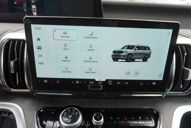 Used 2025 Ford Expedition Max Platinum w/ Platinum Ultimate Package AWD/4WD image 39