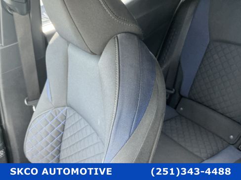 Used 2020 Toyota C-HR XLE FWD image 26