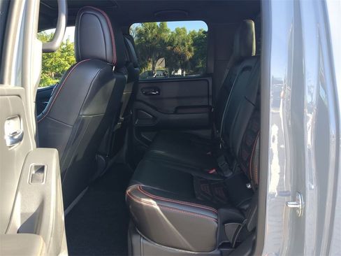 Used 2025 Nissan Frontier PRO-4X w/ Pro Premium Package image 15