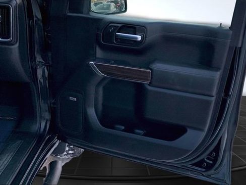 Used 2021 Chevrolet Silverado 1500 LT Trail Boss w/ Convenience Package II image 28