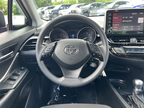 Used 2020 Toyota C-HR LE FWD image 15