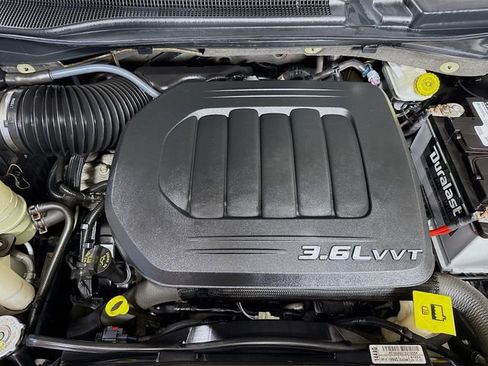 Used 2012 Dodge Grand Caravan SXT FWD image 30