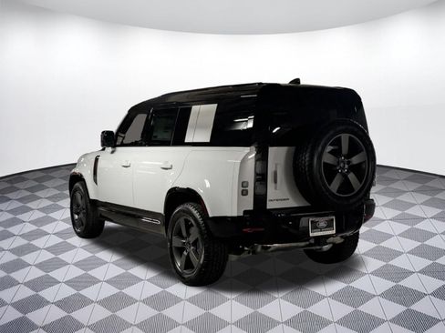 New 2026 Land Rover Defender 110 X-Dynamic SE AWD/4WD image 3