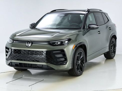 New 2026 Volkswagen Tiguan SE R-Line FWD image 1