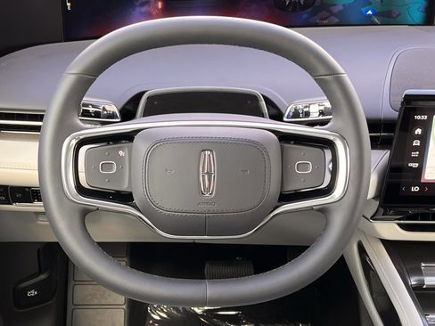 New 2026 Lincoln Nautilus Premier image 11