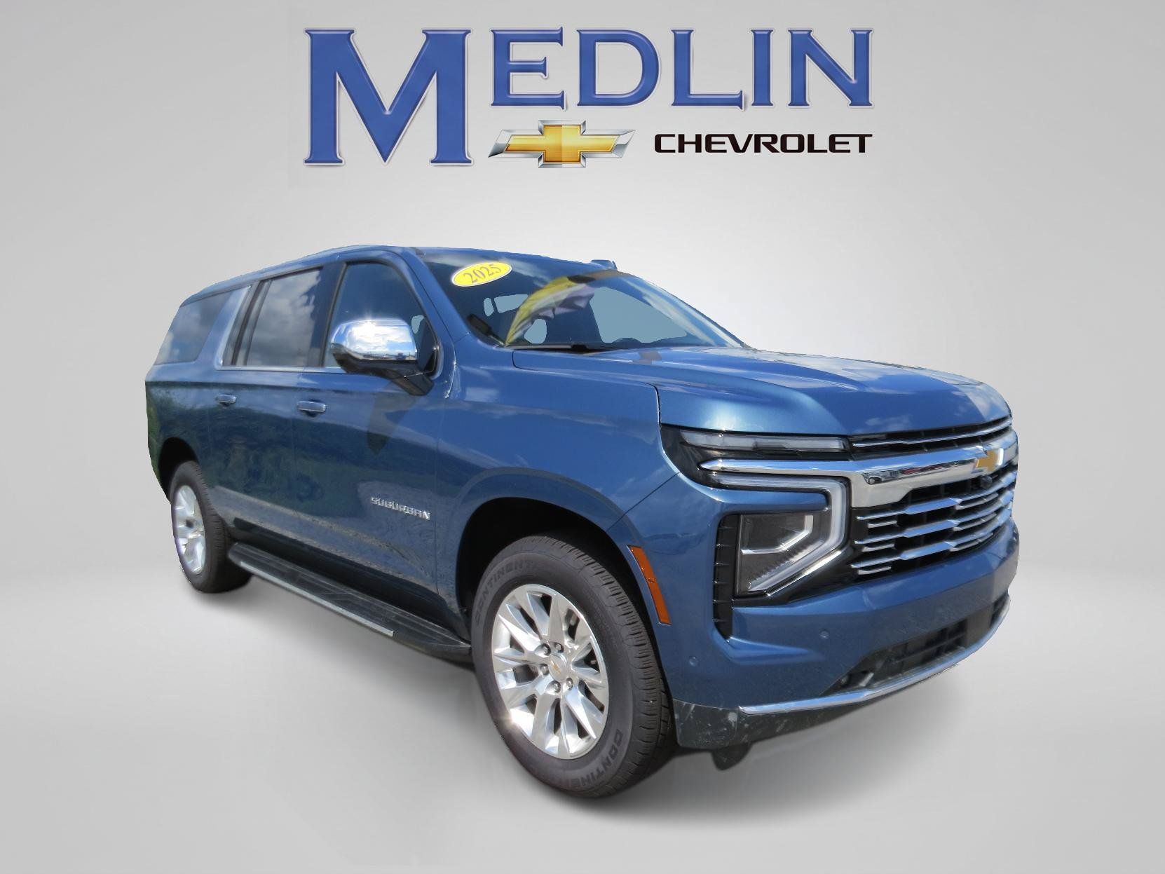Used 2025 Chevrolet Suburban Premier AWD/4WD image 1