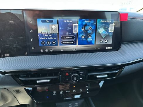 New 2026 Nissan Kicks SR w/ SR Premium Package FWD image 25