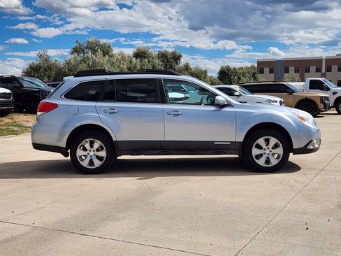 Used 2012 Subaru Outback 2.5i Premium AWD/4WD image 4