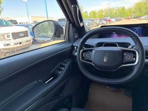 New 2026 Lincoln Navigator L Reserve AWD/4WD image 17