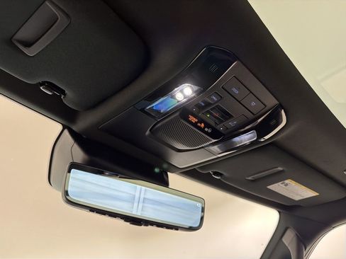 Used 2025 Lexus GX 550 w/ Accessory Package (2T) image 18