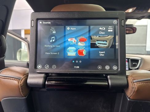 Used 2020 Chrysler Pacifica Limited w/ Advanced Safetytec Group image 36