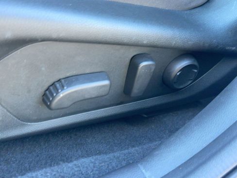 Used 2024 Subaru Crosstrek 2.0i Premium image 13