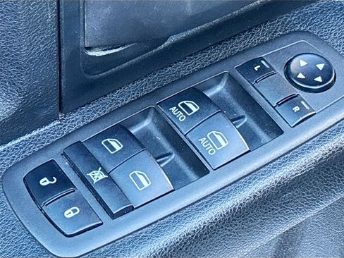 Used 2022 RAM 1500 Tradesman w/ Chrome Appearance Group image 18