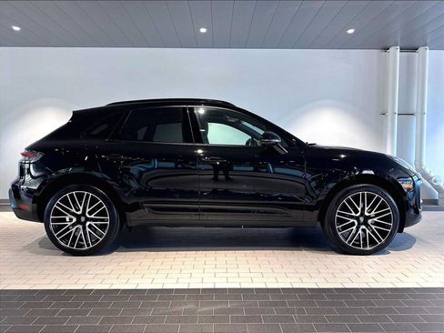 Used 2026 Porsche Macan AWD/4WD image 11