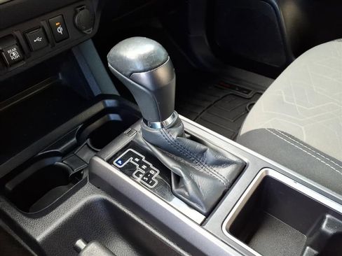 Used 2021 Toyota Tacoma TRD Off-Road image 21