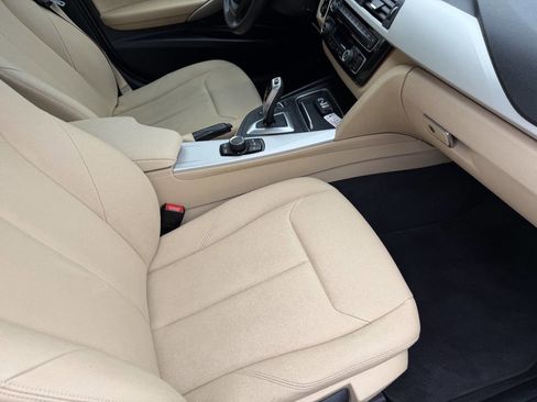 Used 2017 BMW 320i 320i 4dr Sedan w/ Driver Assistance Package image 24