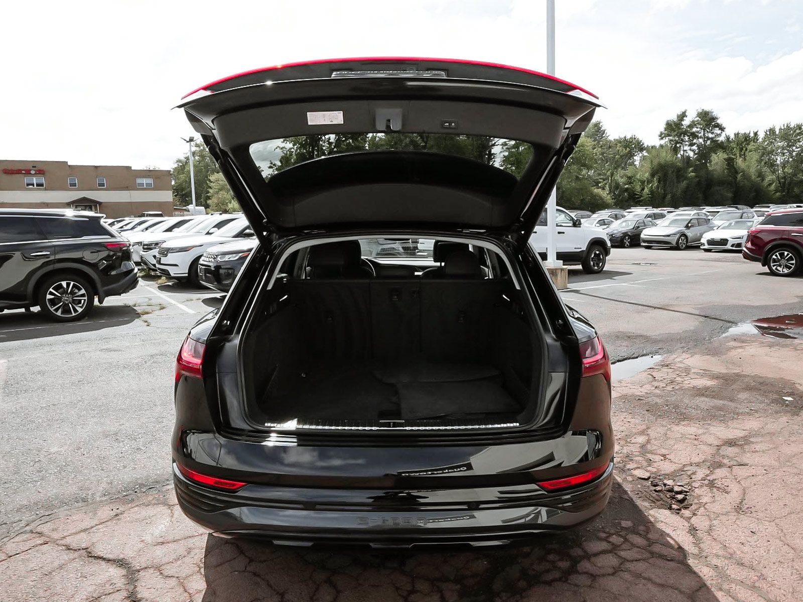 Used 2024 Audi Q8 e-tron Premium AWD/4WD image 45